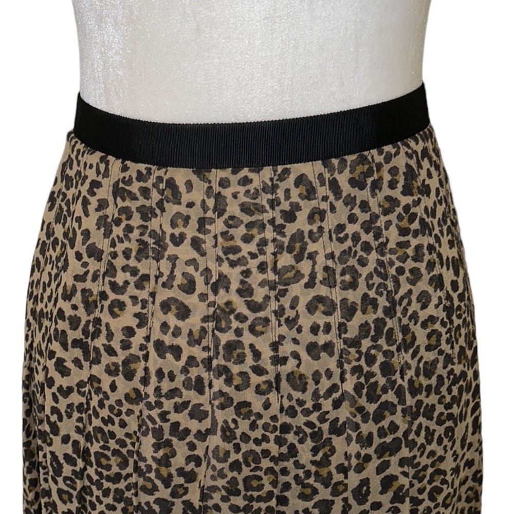 Carlisle Silk Pleated Leopard Print Midi Skirt - 4 - Picture 7 of 11